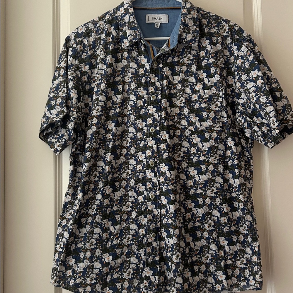 Smash floral button down short sleeves pocket front shirt men’s size XL blue